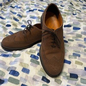 Good Condition mens Dexter Wingtip brown suede Oxford shoes in size 10 M.